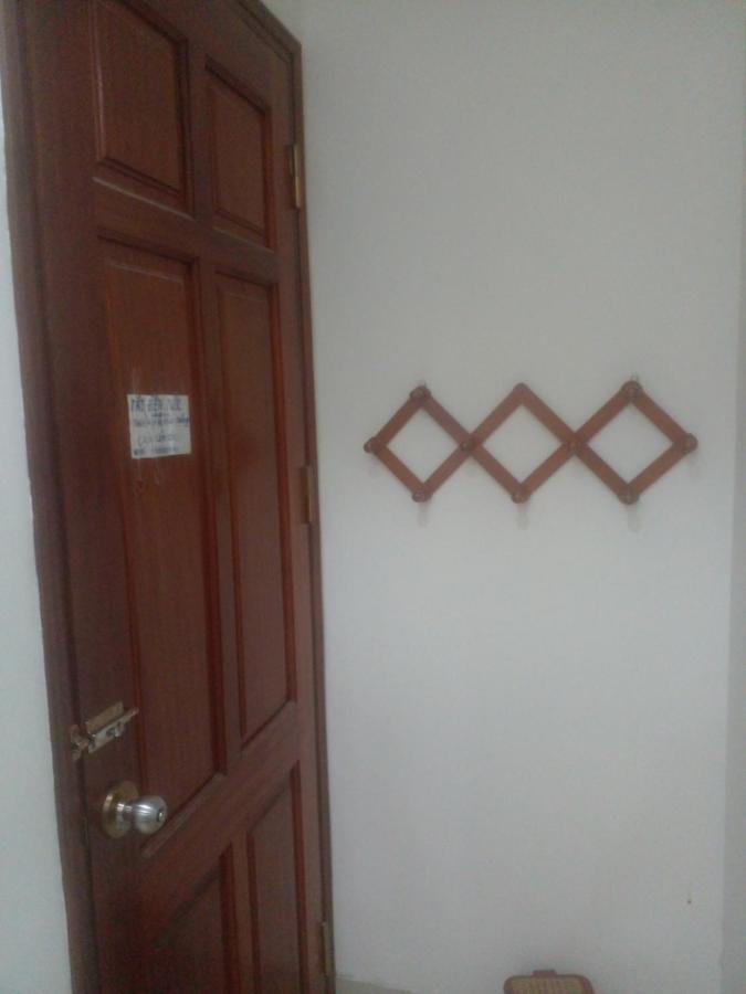 Nam Cuong Motel - Phong Don Co Cua So Thoang Mat Khep Kin - Thang May Ханой Экстерьер фото